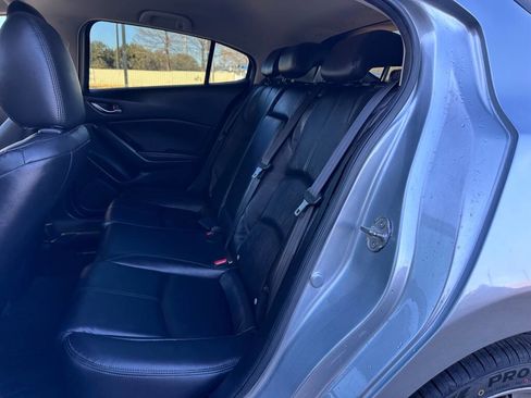 Used 2017 MAZDA MAZDA3 Touring image 10