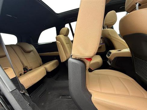 Used 2024 Mercedes-Benz GLS 450 4MATIC w/ Pinnacle Trim Package image 18