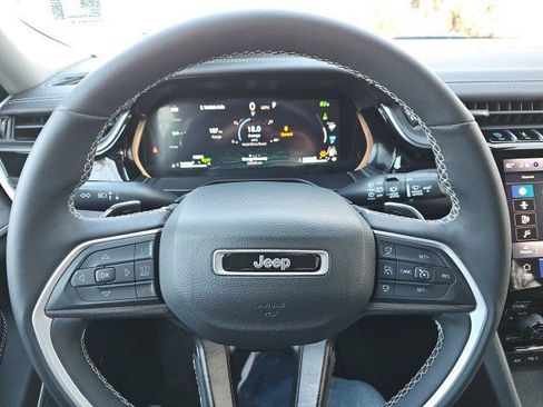 Used 2022 Jeep Grand Cherokee Limited 4xe w/ Luxury Tech Group II image 21