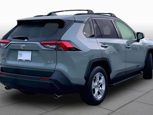 Used 2020 Toyota RAV4 XLE w/ Convenience Package FWD image 13