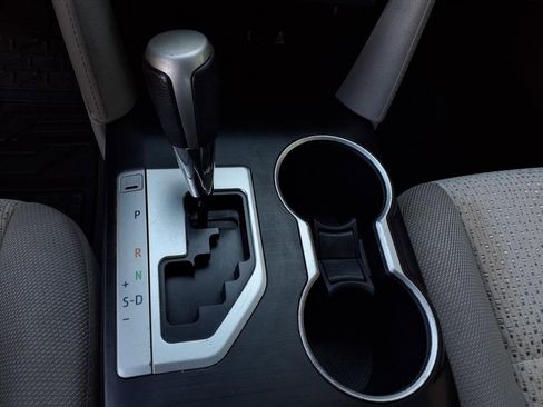 Used 2012 Toyota Camry LE image 10