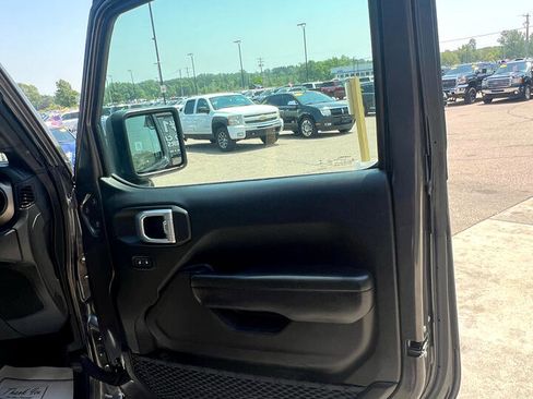 Used 2021 Jeep Wrangler Unlimited Sport image 16