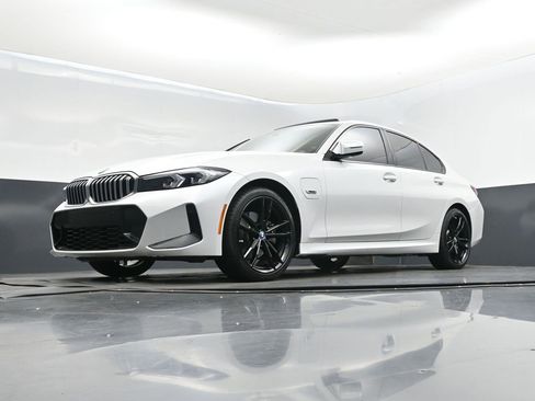 Certified 2023 BMW 330e w/ M Sport Package image 38