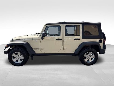Used 2012 Jeep Wrangler Unlimited Rubicon w/ Connectivity Group AWD/4WD image 2