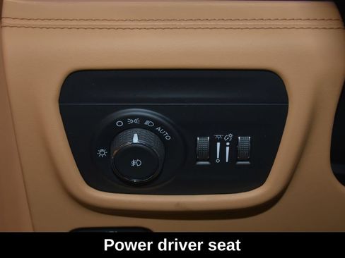 Used 2023 Jeep Grand Cherokee L Summit AWD/4WD image 13