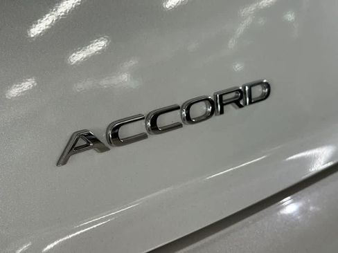 Used 2023 Honda Accord Touring image 11