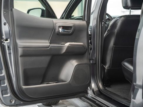 Used 2023 Toyota Tacoma TRD Off-Road w/ Technology Package image 39