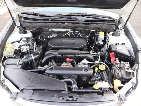 Used 2011 Subaru Outback 2.5i Premium image 9