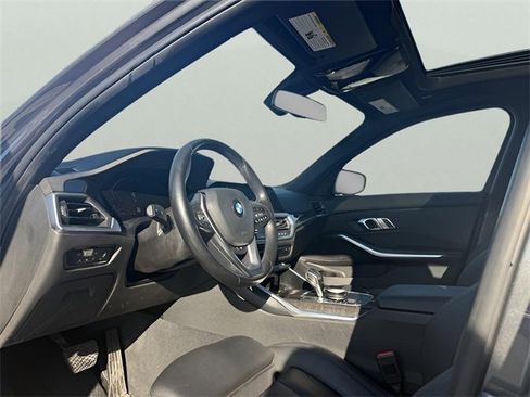 Used 2020 BMW 330i xDrive Sedan w/ Convenience Package image 9
