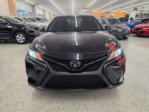 Used 2020 Toyota Camry SE FWD image 3