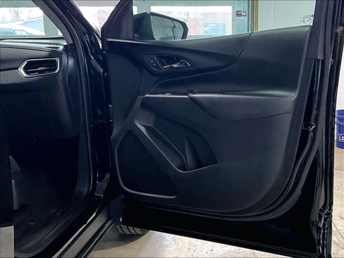 Used 2023 Chevrolet Equinox LT image 12