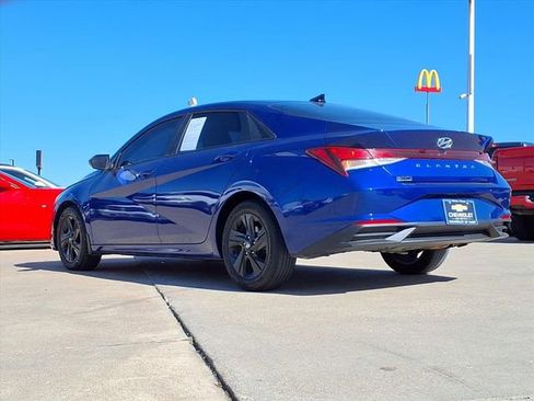 Used 2023 Hyundai Elantra SEL w/ Winter Weather Package FWD image 6
