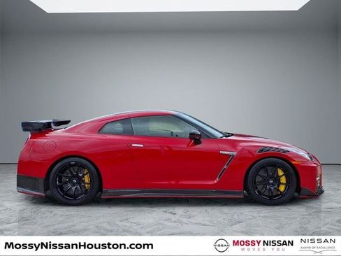 Certified 2023 Nissan GT-R NISMO w/ Floor Mat Package AWD/4WD image 8