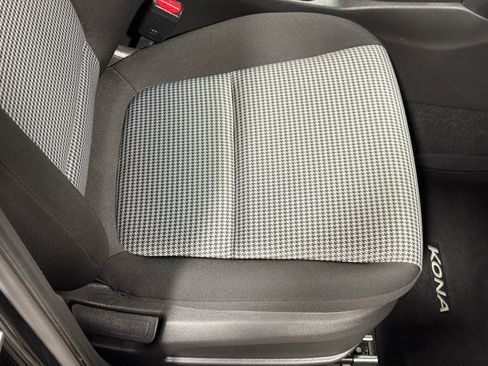Used 2019 Hyundai Kona SE AWD/4WD image 47