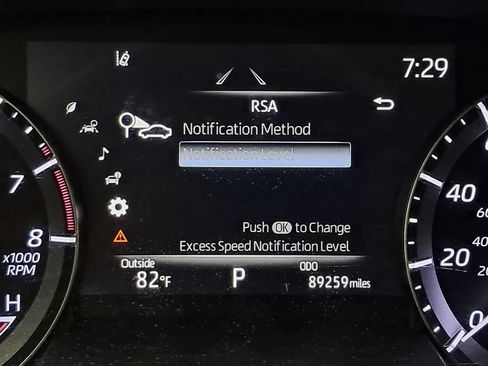 Used 2021 Toyota Highlander XLE FWD image 17