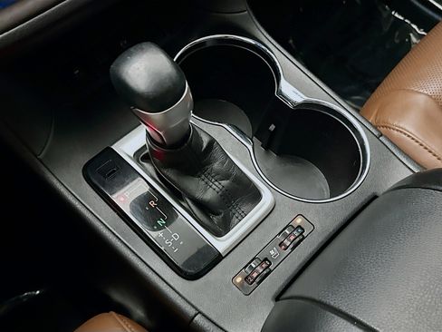 Used 2018 Toyota Highlander Limited image 17