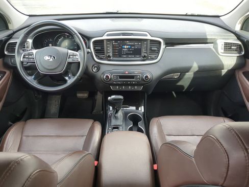 Used 2019 Kia Sorento SX image 18