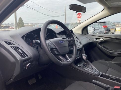 Used 2017 Ford Focus SE image 12