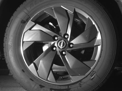 Used 2025 Nissan Rogue SV image 15