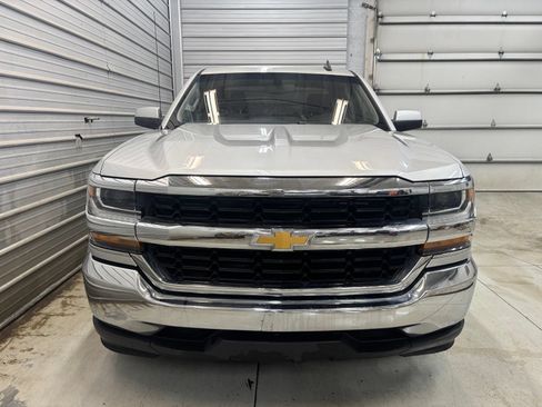 Used 2019 Chevrolet Silverado 1500 LT RWD image 2