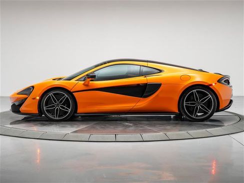 Used 2017 McLaren 570S image 2