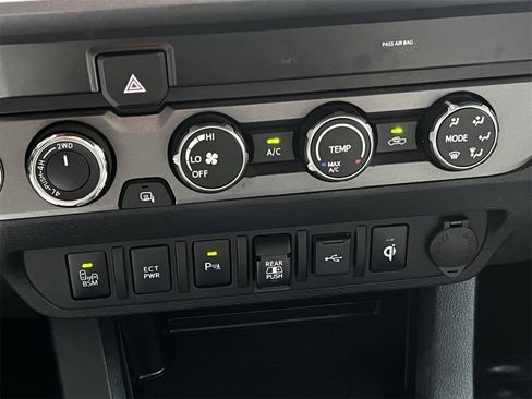 Used 2020 Toyota Tacoma TRD Sport image 18