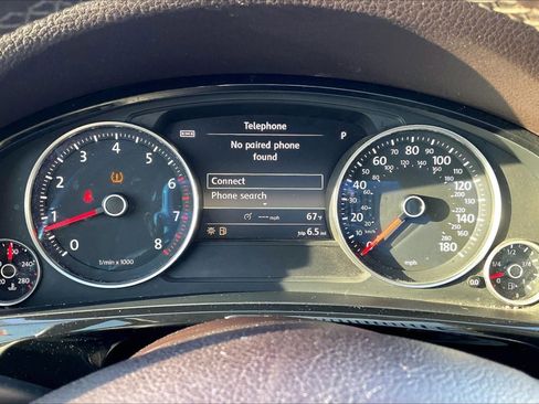 Used 2012 Volkswagen Touareg Sport image 20