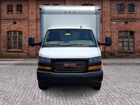 Used 2021 GMC Savana 3500 Extended w/ Power Convenience Package RWD image 2