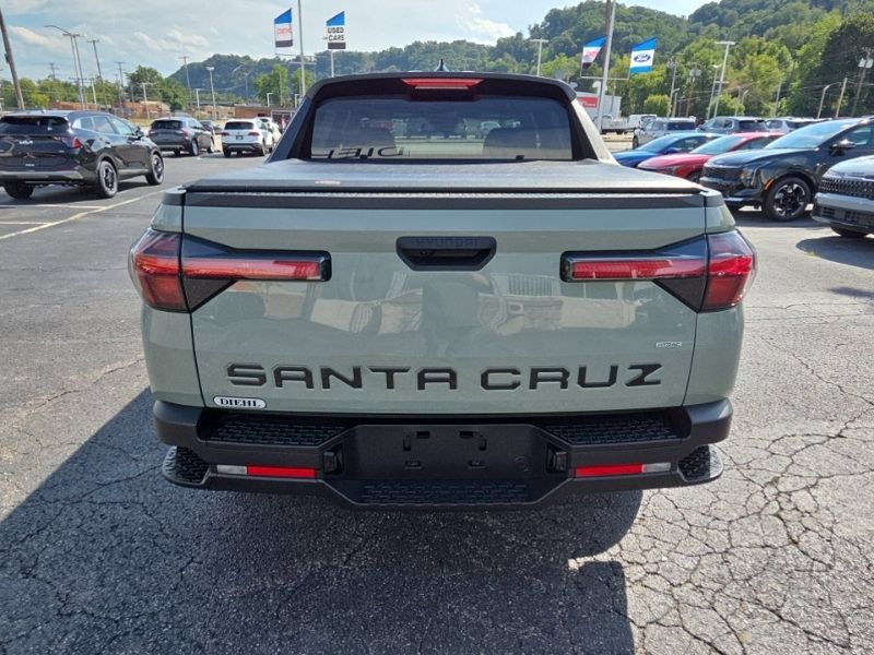 Used 2024 Hyundai Santa Cruz SEL AWD/4WD image 6