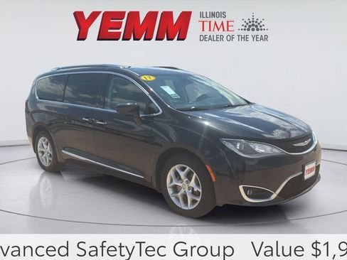 Used 2017 Chrysler Pacifica Touring-L Plus w/ Advanced Safetytec Group FWD image 1