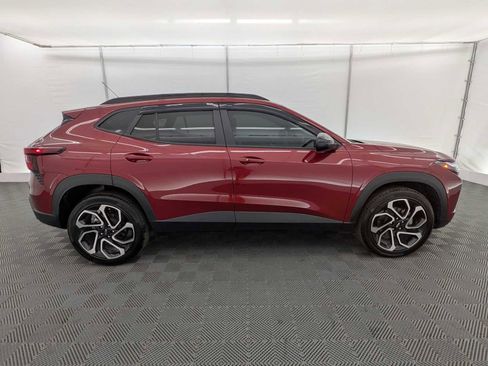 Used 2025 Chevrolet Trax RS w/ Sunroof Package FWD image 6