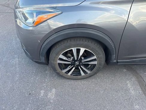 Used 2019 Nissan Kicks SV FWD image 14