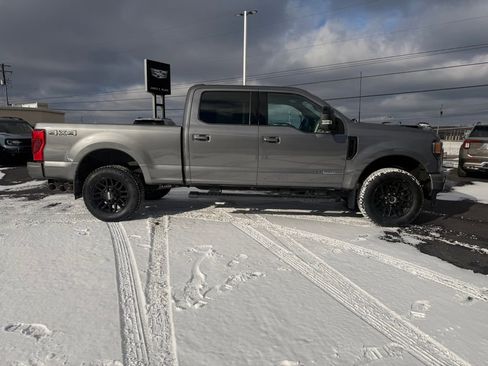 Used 2022 Ford F250 Lariat w/ Black Appearance Package image 7