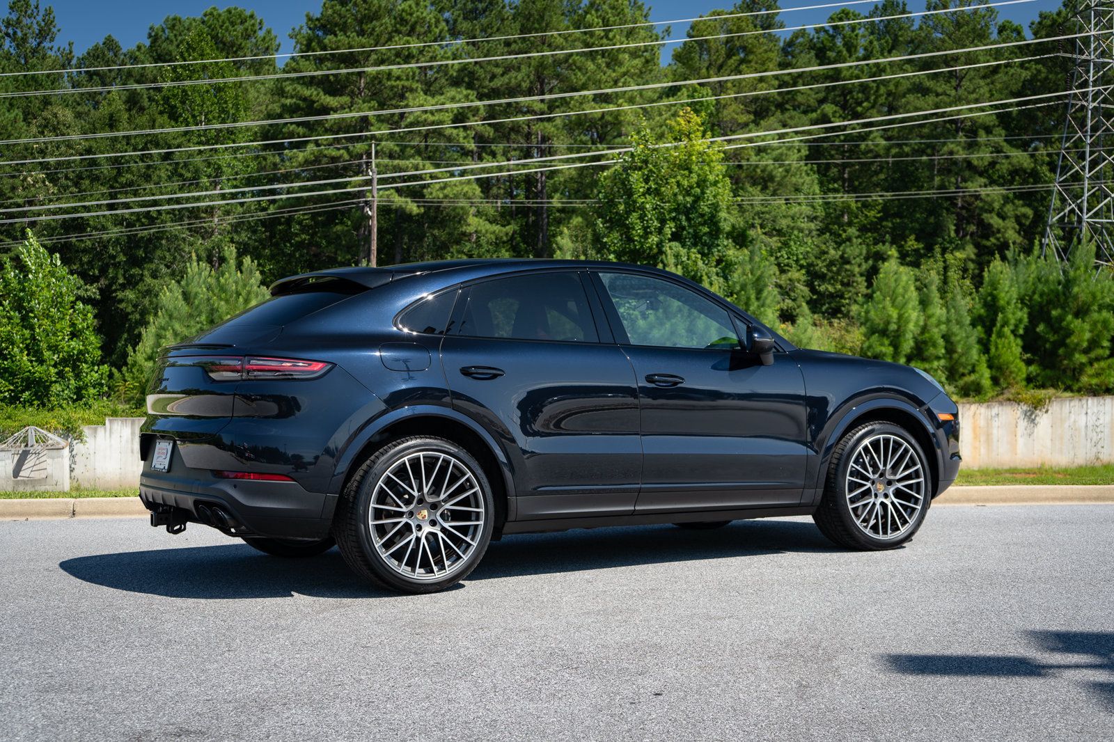 Used 2023 Porsche Cayenne Platinum Edition AWD/4WD image 17