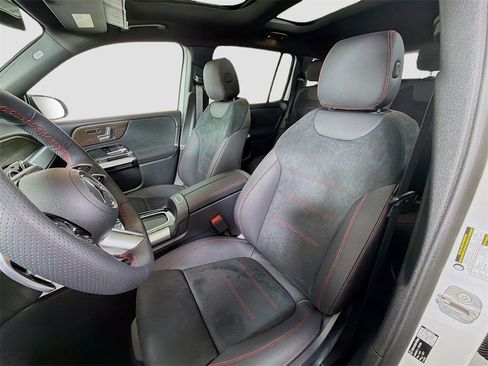 New 2026 Mercedes-Benz GLB 250 4MATIC image 12