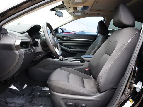 Used 2022 Nissan Altima 2.5 SV w/ SV Premium Package image 17