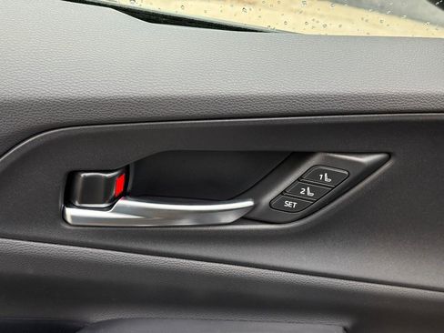 New 2026 Toyota Prius Plug-In Hybrid FWD image 8