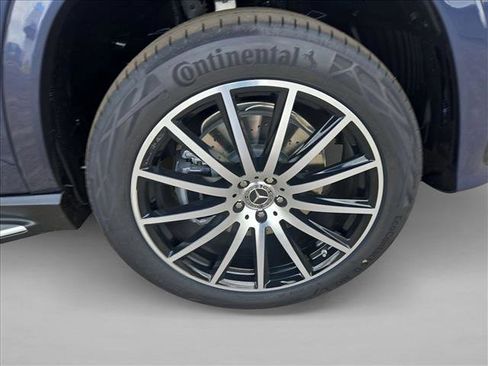 New 2026 Mercedes-Benz GLS 450 4MATIC image 9