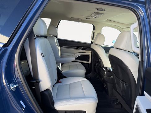 Used 2024 Kia Telluride S w/ S Sunroof Package FWD image 18