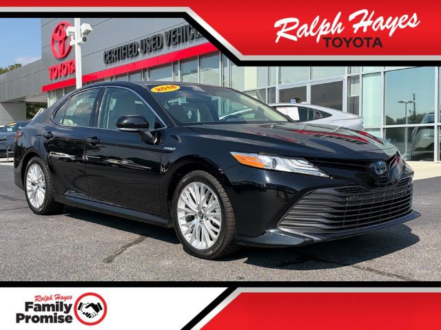 Used 2018 Toyota Camry XLE FWD image 1