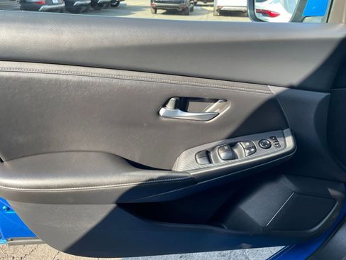 Used 2025 Nissan Sentra SV image 18