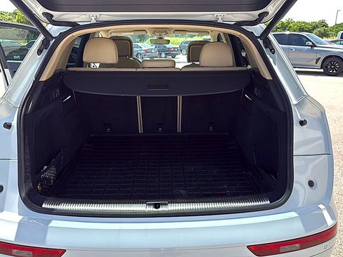 Used 2019 Audi Q5 Prestige w/ Prestige Package AWD/4WD image 9