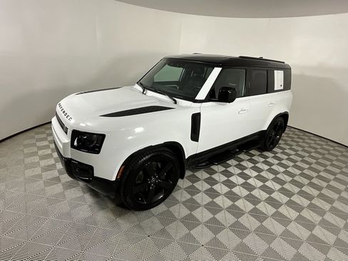 Certified 2024 Land Rover Defender 110 X-Dynamic SE image 9