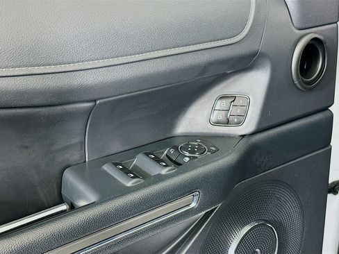 Used 2024 Ford Expedition Max XLT image 15