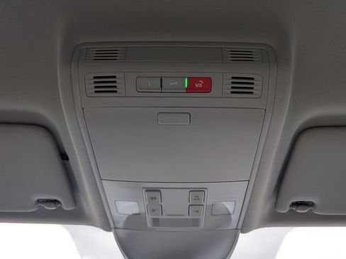 New 2026 Volkswagen Taos SE image 25