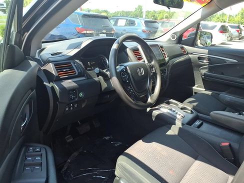 Used 2020 Honda Ridgeline Sport image 6