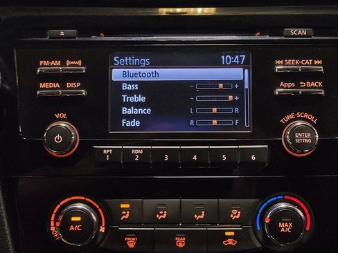 Used 2015 Nissan Rogue S FWD image 25