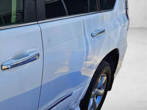 Used 2018 Lexus GX 460 w/ Preferred Accessory Package image 12