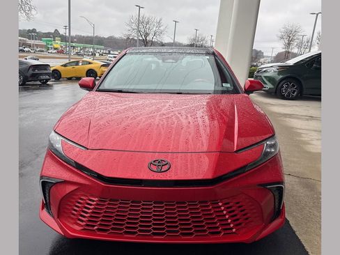 Used 2025 Toyota Camry XSE image 1