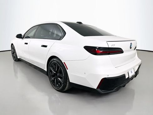 Used 2023 BMW i7 xDrive60 w/ Parking Assistance Package AWD/4WD image 7